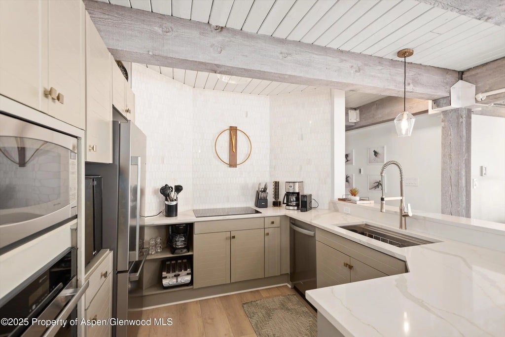 13 of 28 - 360 Wood Road 113, Snowmass Village, CO