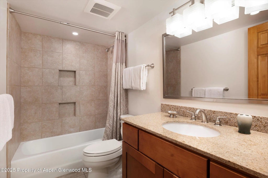 11 of 14 - 855 Carriage Way Summit 202, Snowmass Village, CO