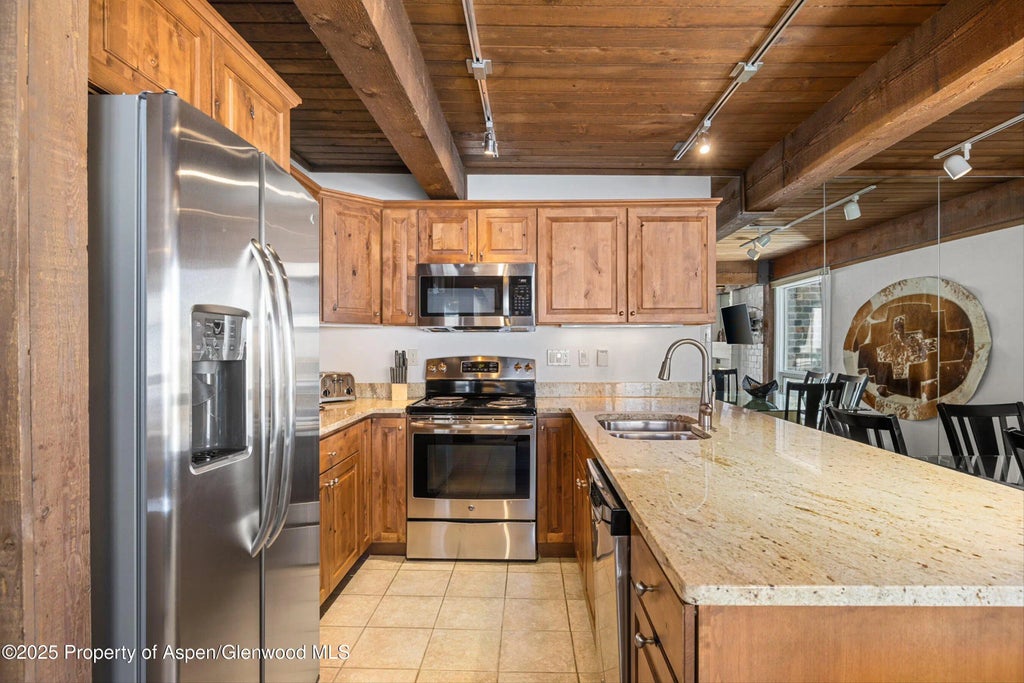 6 of 14 - 855 Carriage Way Summit 202, Snowmass Village, CO