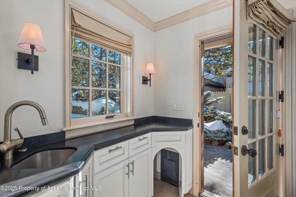 43 of 50 - 721 W North Street, Aspen, CO