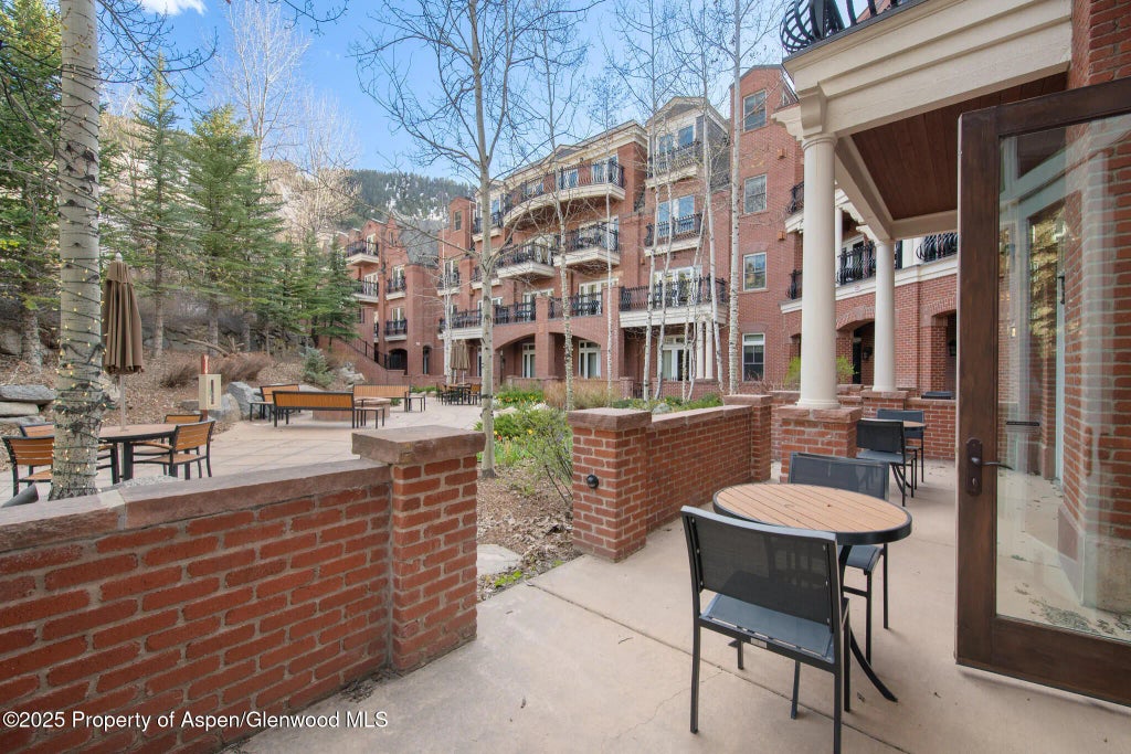 13 of 30 - 415 E Dean St, Unit 4, Week 32, Aspen, CO