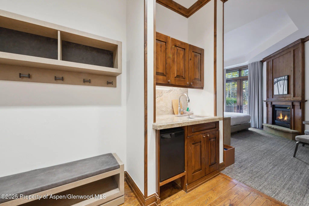 17 of 30 - 415 E Dean St, Unit 4, Week 32, Aspen, CO
