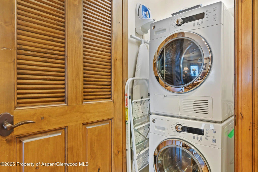 30 of 36 - 415 E Dean St, Unit 47, Weeks 51/52, Aspen, CO
