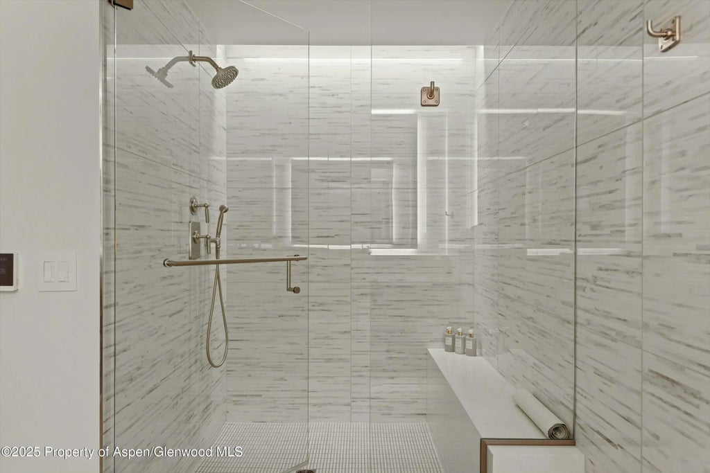 16 of 24 - 130 Wood Road 560-562, Snowmass Village, CO