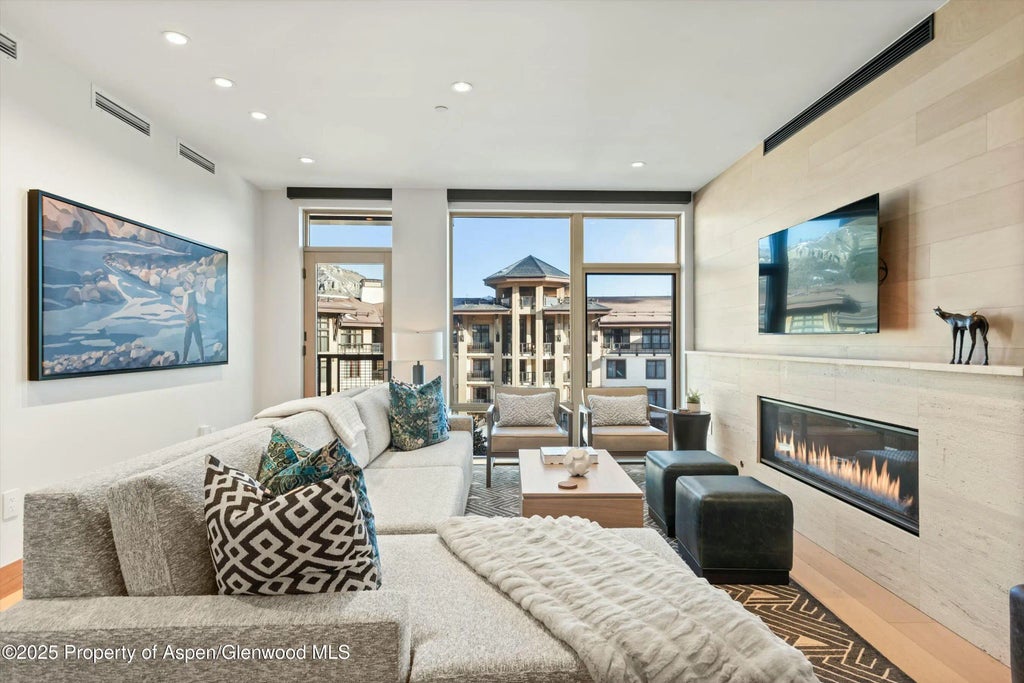 2 of 24 - 130 Wood Road 560-562, Snowmass Village, CO