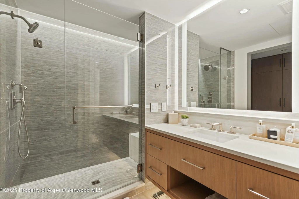 23 of 24 - 130 Wood Road 560-562, Snowmass Village, CO