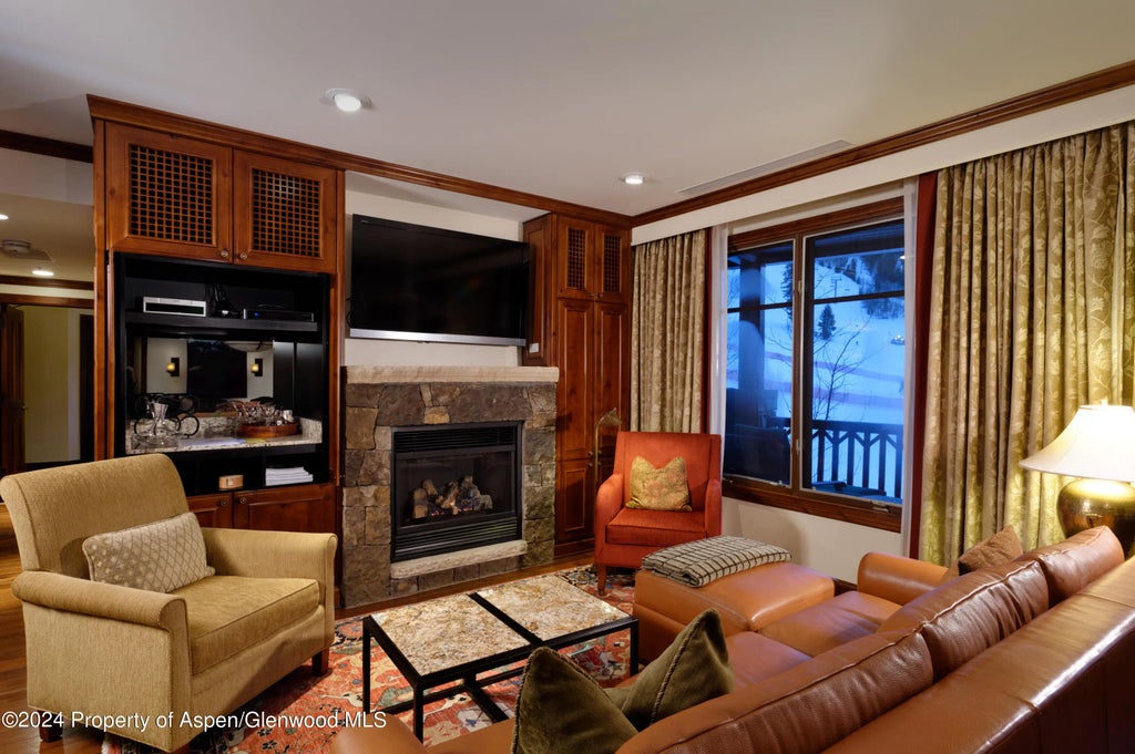 6 of 19 - 197 Prospector Road 2307-3, Aspen, CO