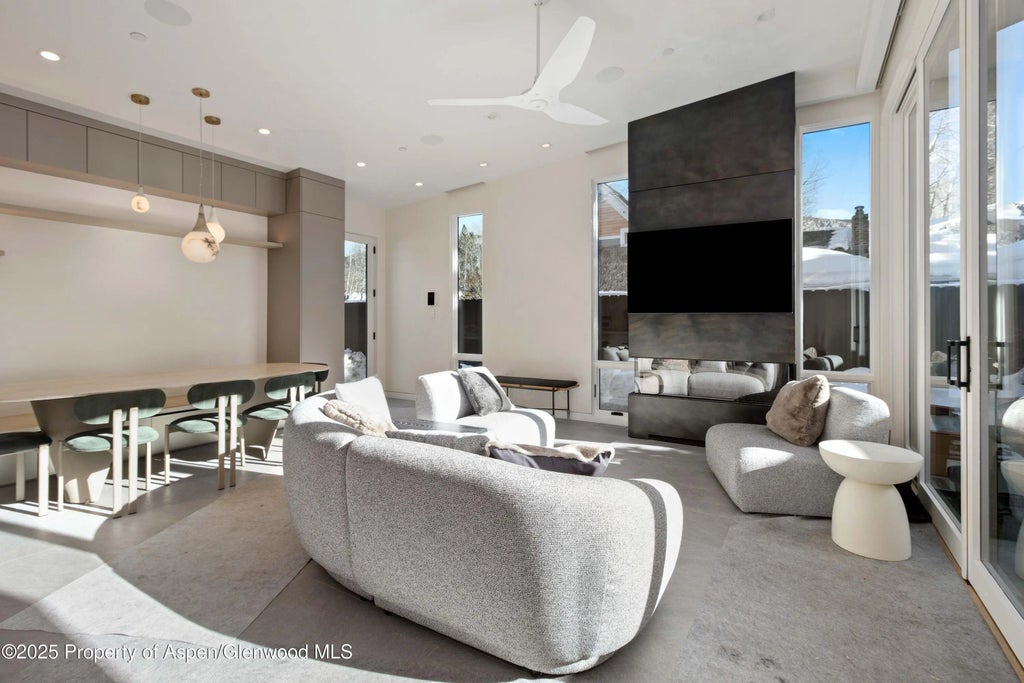 1 of 18 - 211 W Main Street 102, Aspen, CO