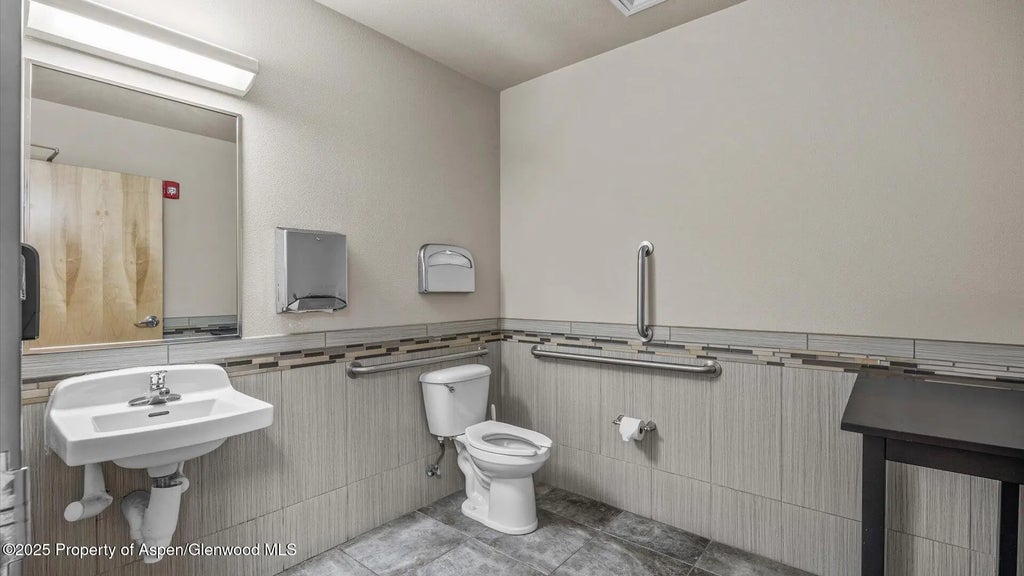38 of 41 - 516 28 Road, Grand Junction, CO