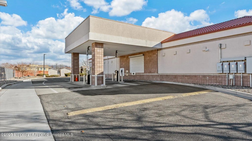9 of 41 - 516 28 Road, Grand Junction, CO
