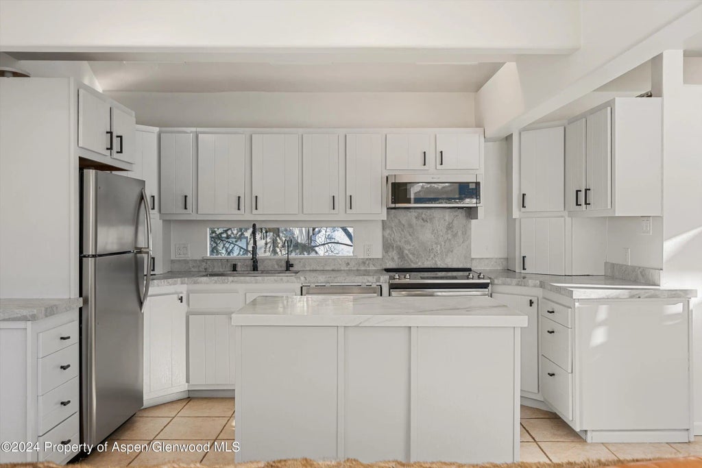 6 of 34 - 182 Bennett Place, Aspen, CO