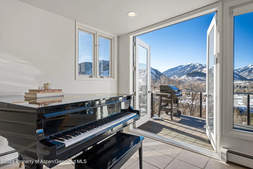 9 of 34 - 182 Bennett Place, Aspen, CO