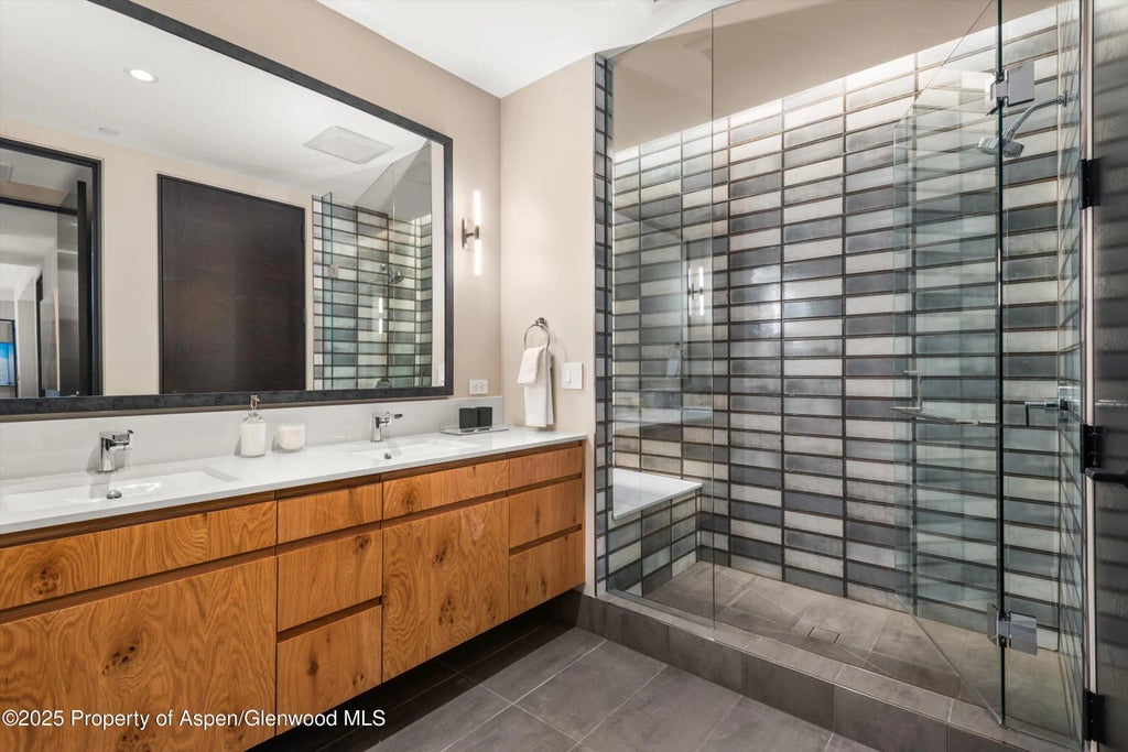 17 of 20 - 77 Wood Road 503east, Snowmass Village, CO