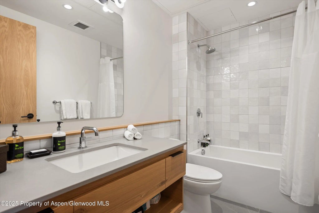 10 of 41 - 119 Wood Road Unit 206, Snowmass Village, CO