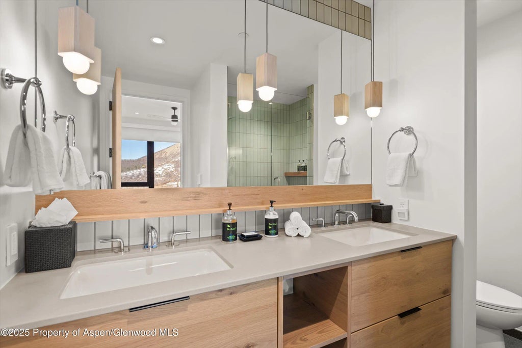 7 of 41 - 119 Wood Road Unit 206, Snowmass Village, CO