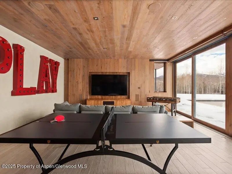 40 of 47 - 975 S Starwood, Aspen, CO