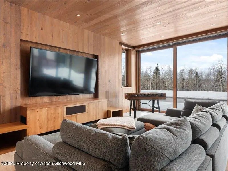 42 of 47 - 975 S Starwood, Aspen, CO