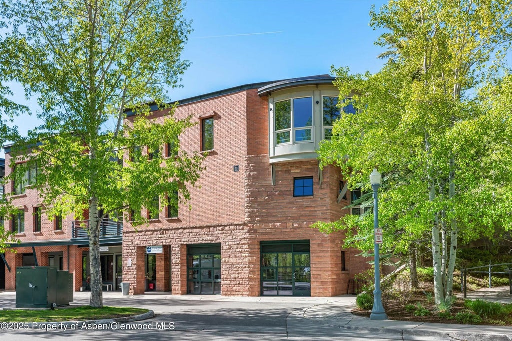 3 of 37 - 601 Rio Grande Place, Aspen, CO