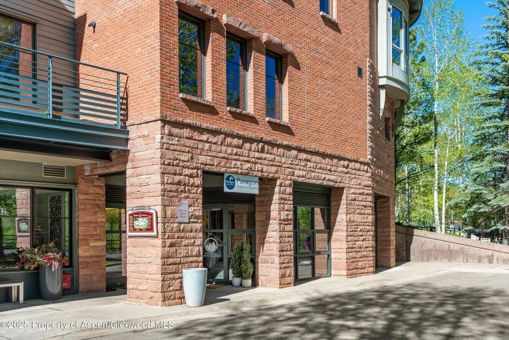 4 of 37 - 601 Rio Grande Place, Aspen, CO