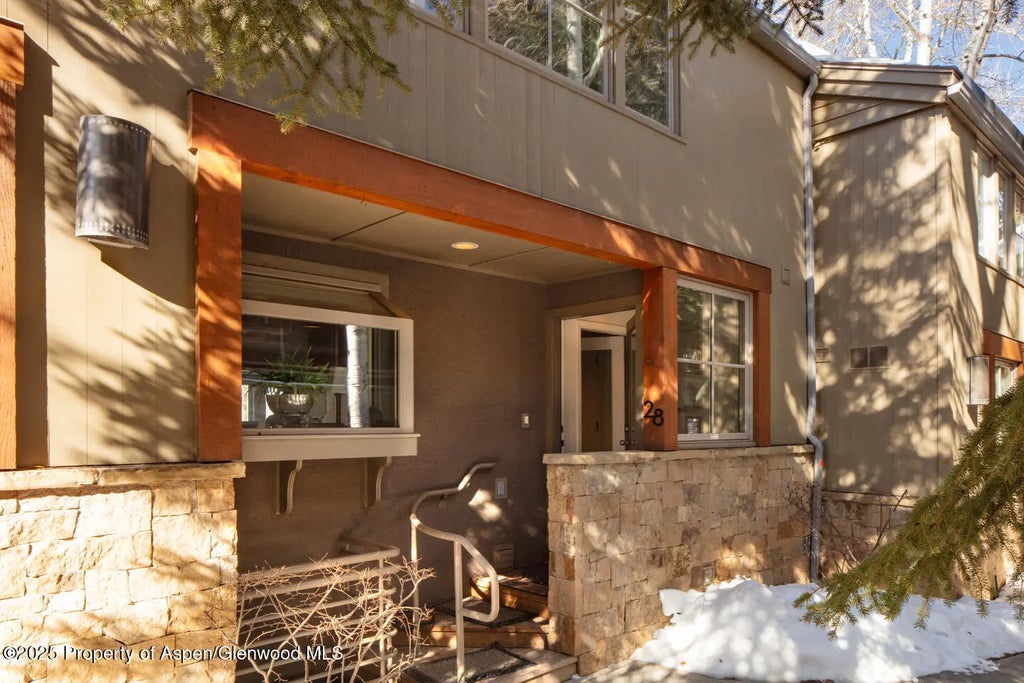 24 of 25 - 100 N 8th Street 28, Aspen, CO