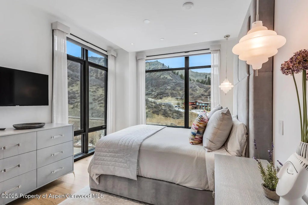 39 of 68 - 45 Wood Road 401, Snowmass Village, CO