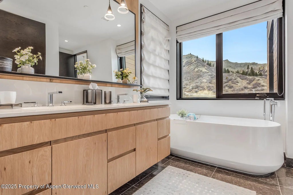 44 of 68 - 45 Wood Road 401, Snowmass Village, CO
