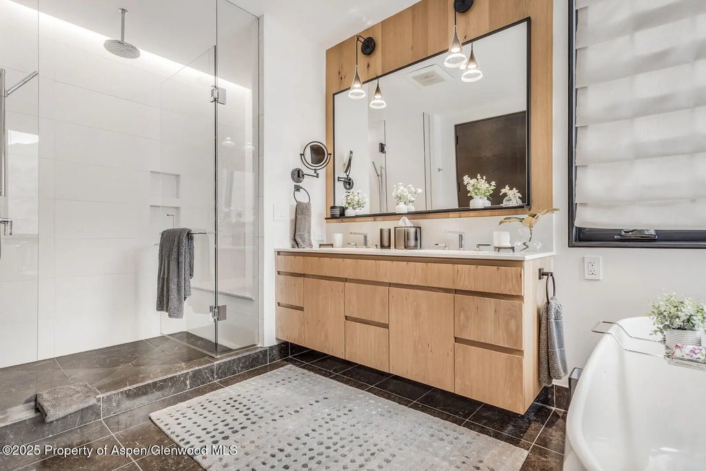 47 of 68 - 45 Wood Road 401, Snowmass Village, CO