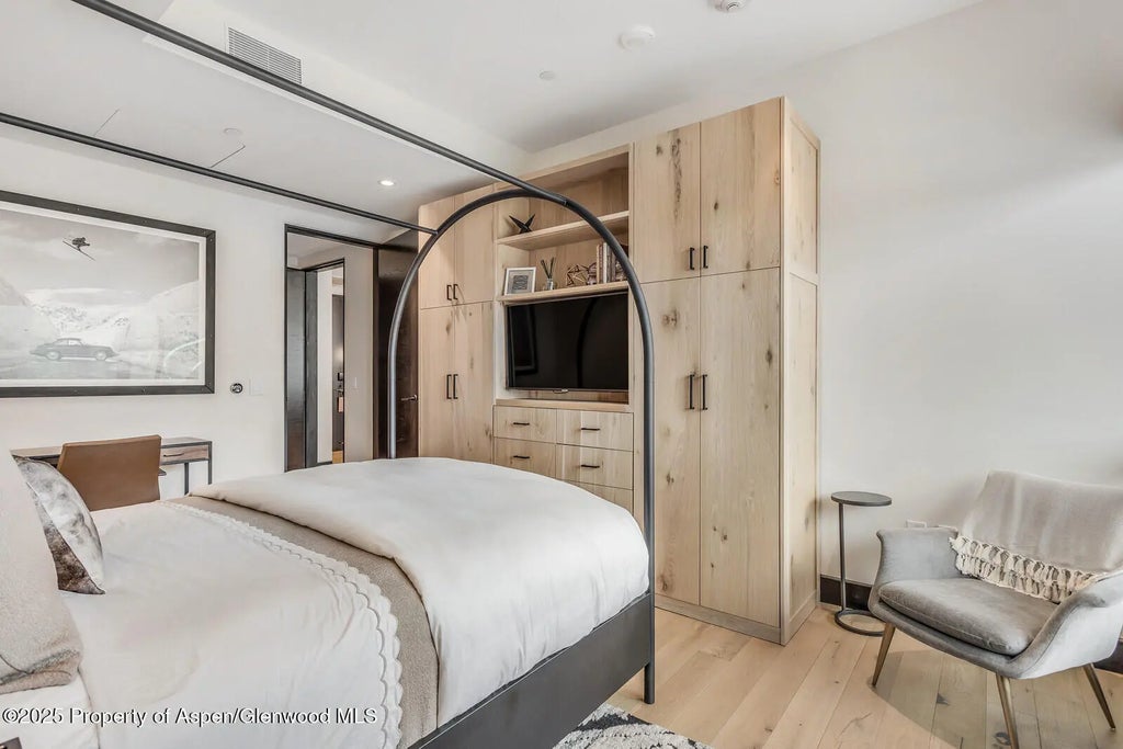 53 of 68 - 45 Wood Road 401, Snowmass Village, CO