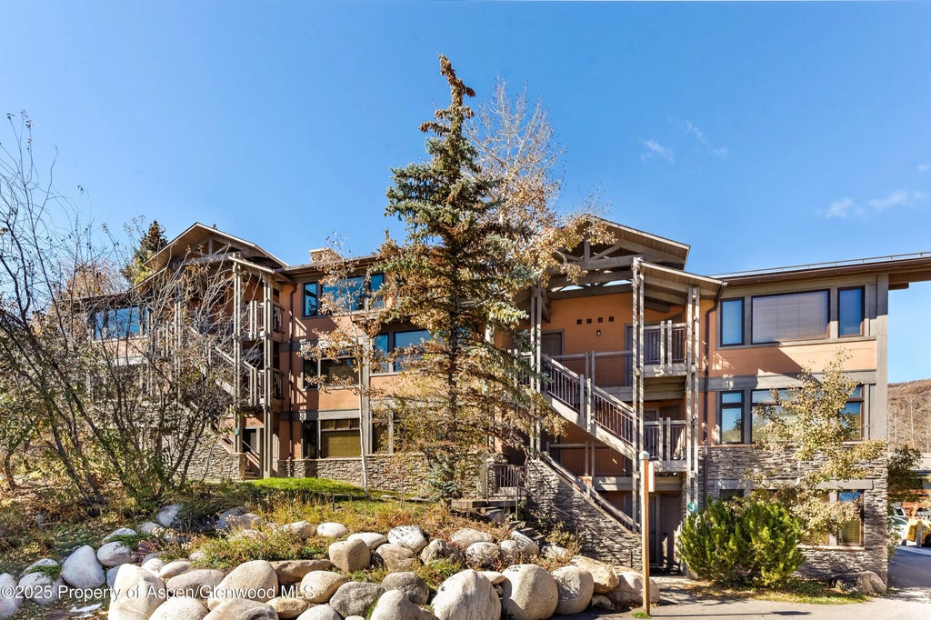 1 of 17 - 600 Carriage Way J14, Snowmass Village, CO