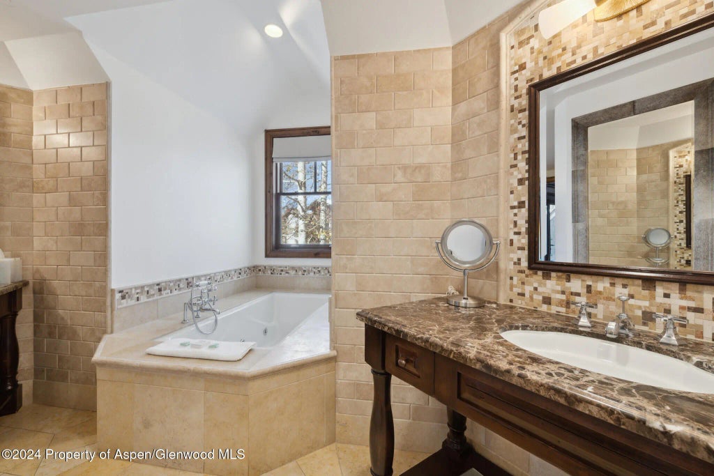 16 of 22 - 415 E Dean St, Unit 11, Weeks 5 & 6, Aspen, CO