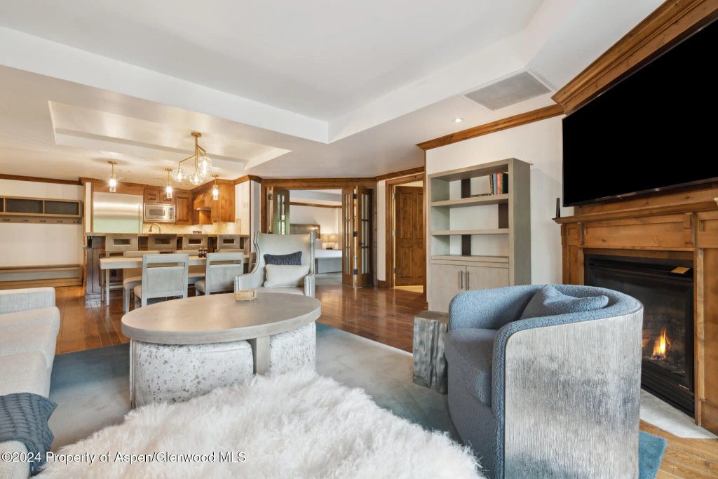 2 of 22 - 415 E Dean St, Unit 11, Weeks 5 & 6, Aspen, CO