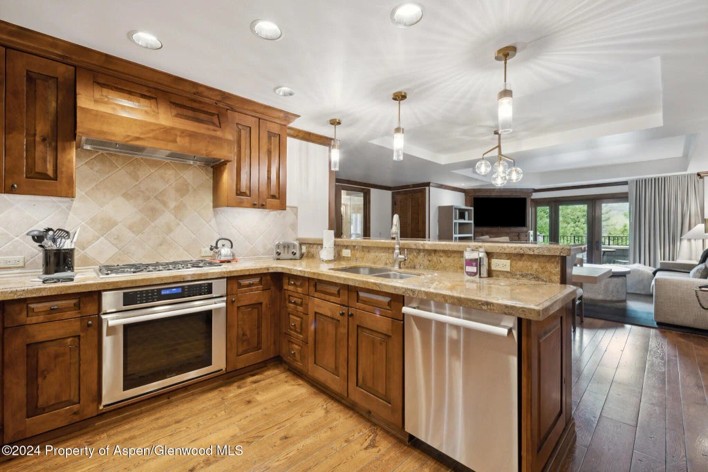 7 of 22 - 415 E Dean St, Unit 11, Weeks 5 & 6, Aspen, CO