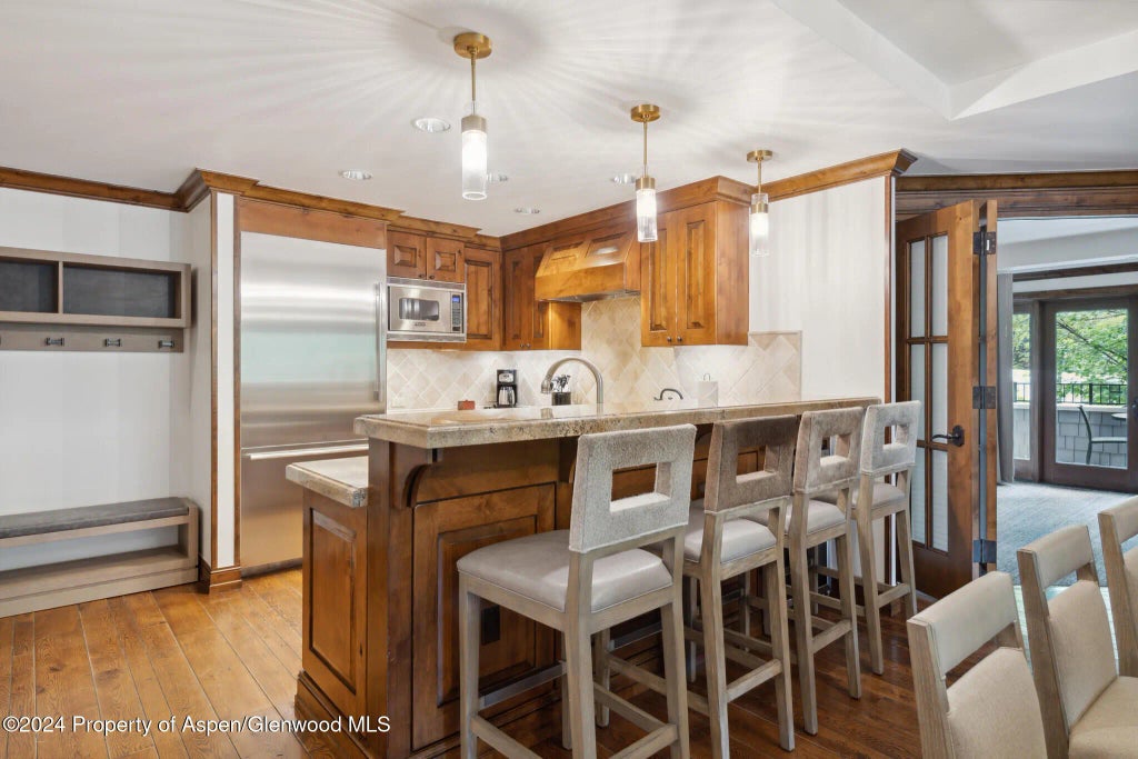 9 of 22 - 415 E Dean St, Unit 11, Weeks 5 & 6, Aspen, CO