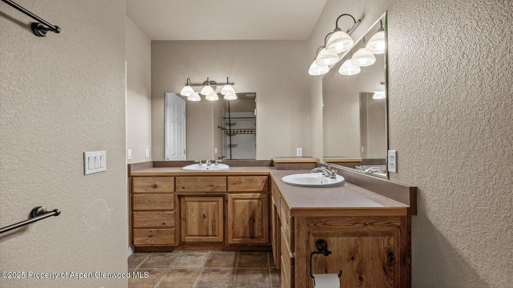 30 of 39 - 2426 H Road, Grand Junction, CO