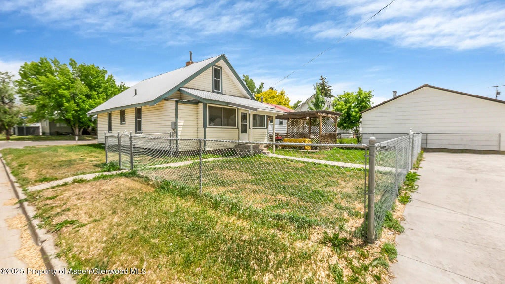 4 of 33 - 694 Russell Street, Craig, CO