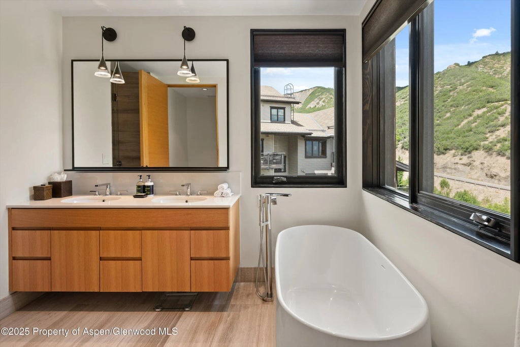 27 of 44 - 45 Wood Road 501, Snowmass Village, CO