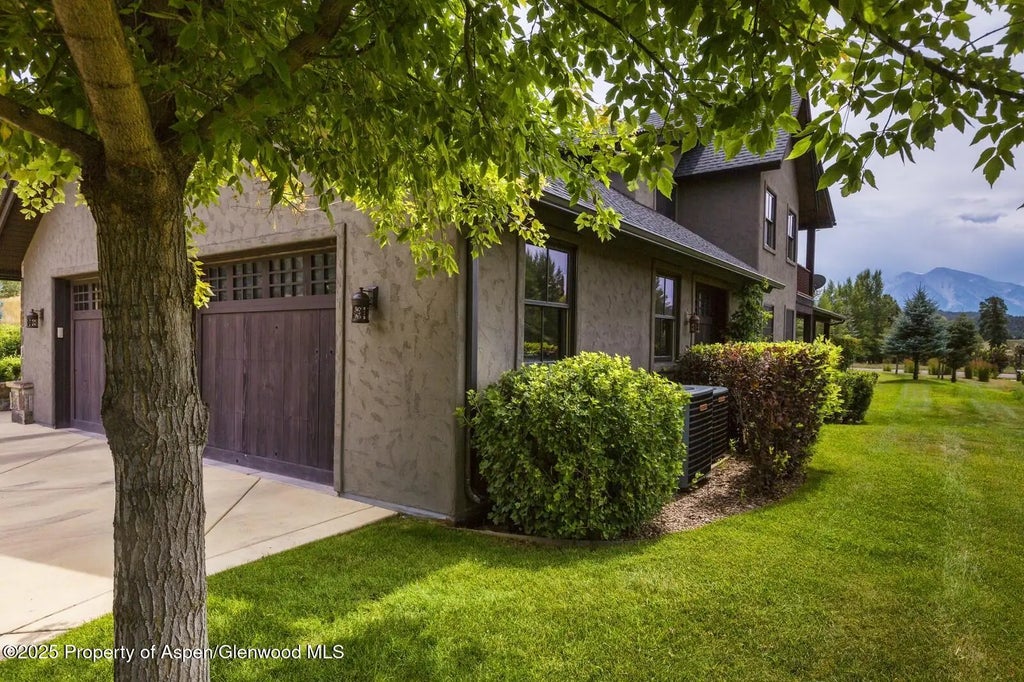 4 of 33 - 289 Sweetgrass, Carbondale, CO