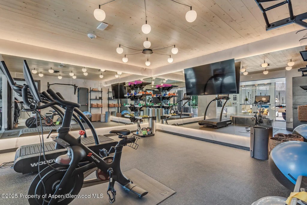 50 of 56 - 180 Wood Road 402, Snowmass Village, CO