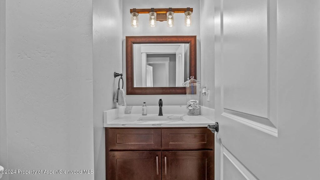 14 of 29 - 276 Blackhawk Drive, New Castle, CO