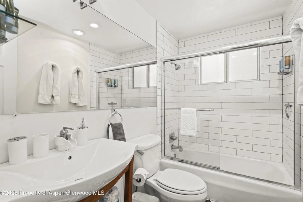 11 of 15 - 940 Waters Avenue #201, Aspen, CO