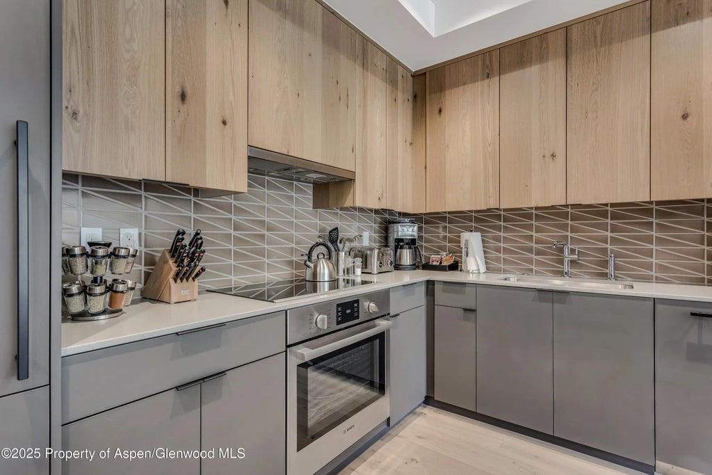 7 of 23 - 119 Wood Road 103, Snowmass Village, CO
