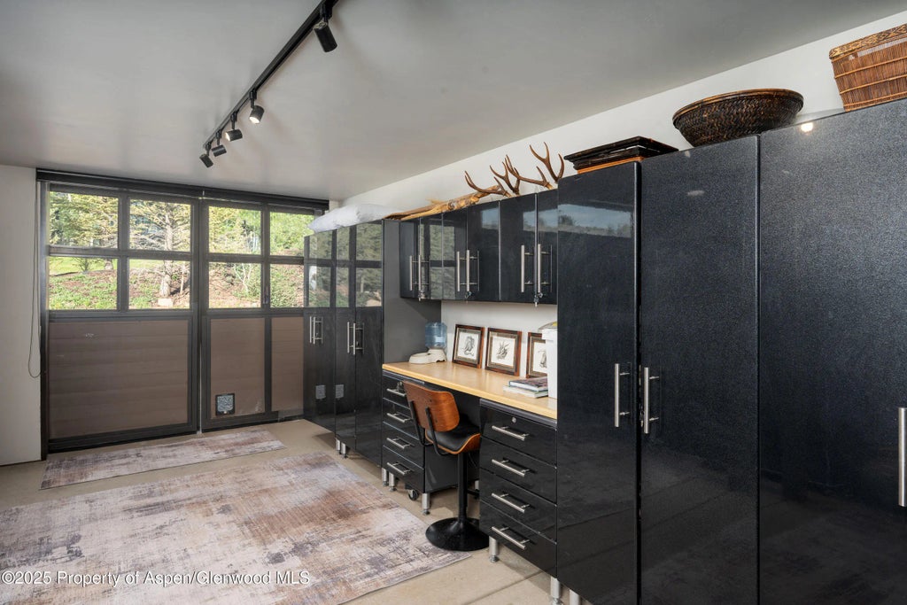 61 of 103 - 26 Bunker Loop, Aspen, CO