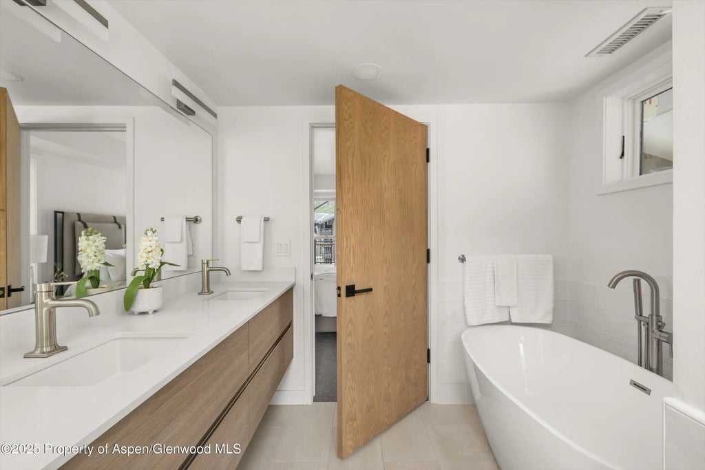 17 of 29 - 360 Wood Road Unit 504, Snowmass Village, CO