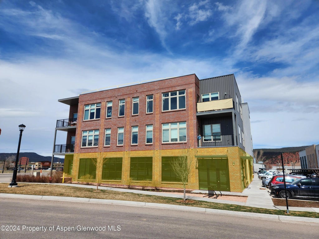 5 of 9 - 920 Co-133, Carbondale, CO