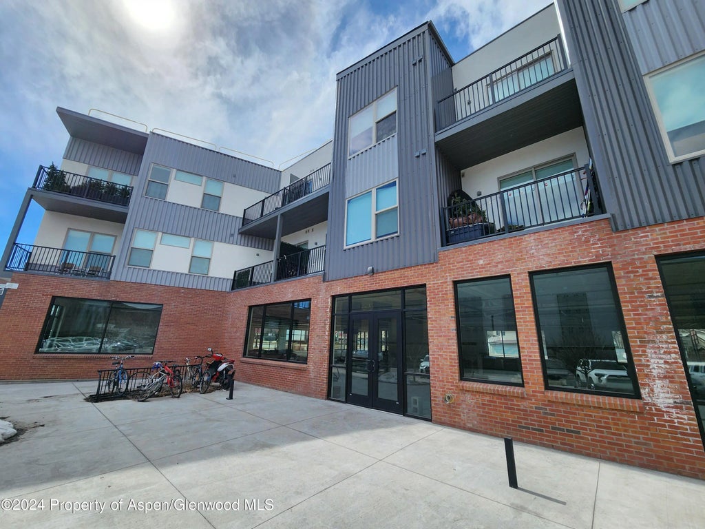 7 of 9 - 920 Co-133, Carbondale, CO