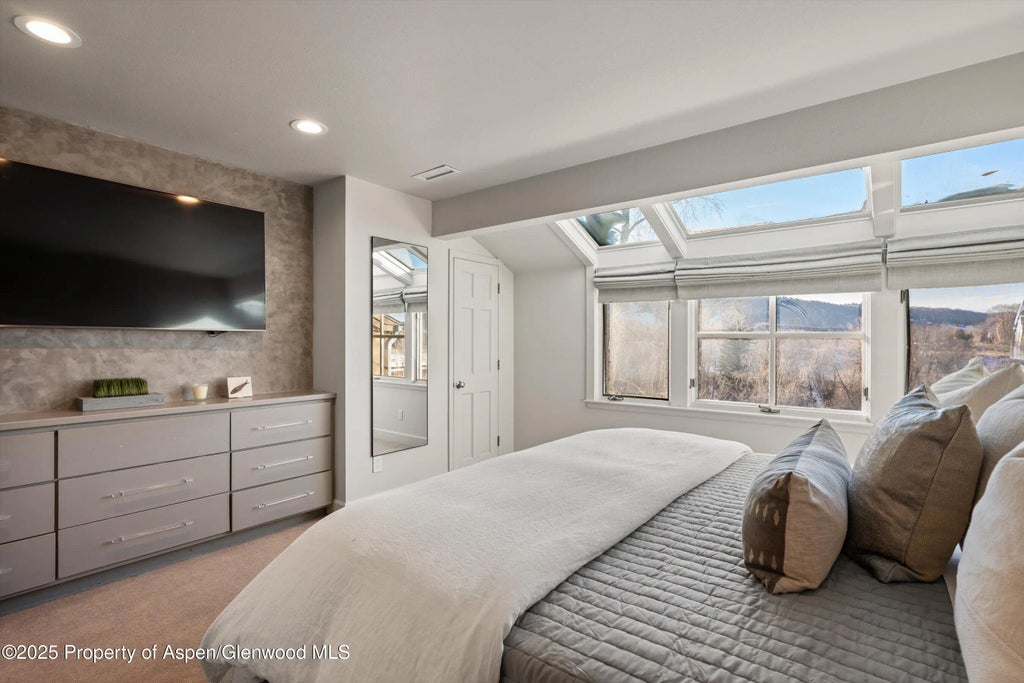 14 of 22 - 100 N 8th Street 18, Aspen, CO