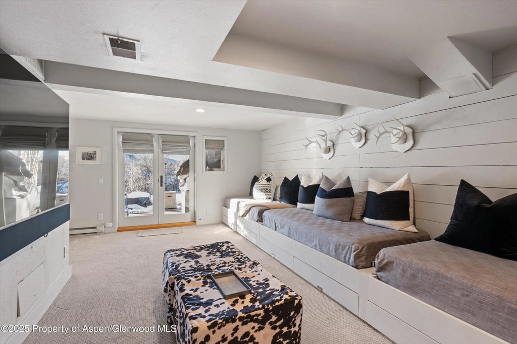 21 of 22 - 100 N 8th Street 18, Aspen, CO