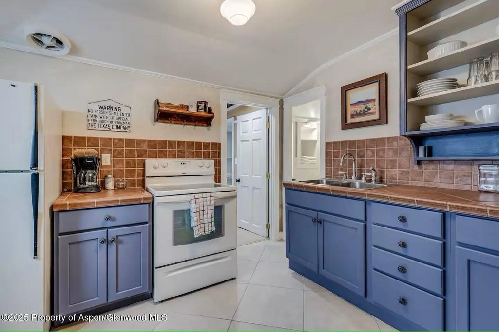 39 of 47 - 726 & 728 Blake Avenue, Glenwood Springs, CO