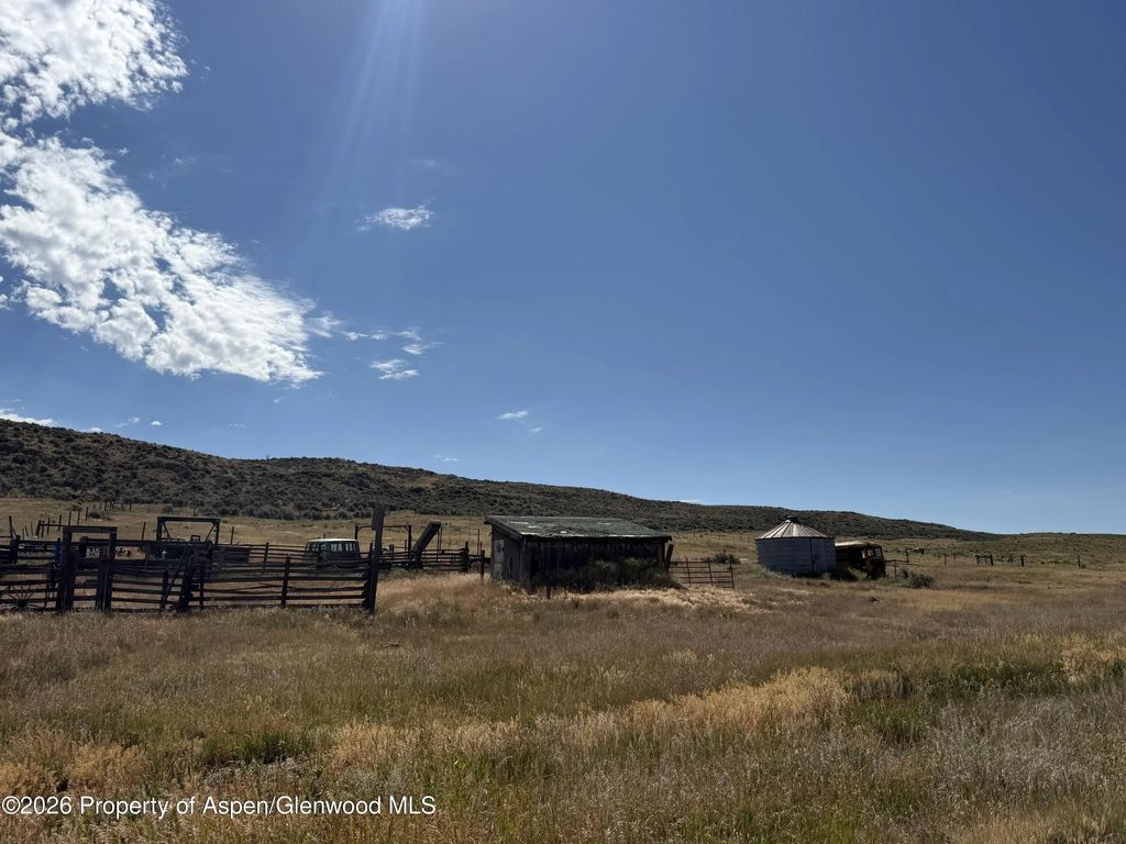 4 of 6 - 1600 County Road 78, Craig, CO