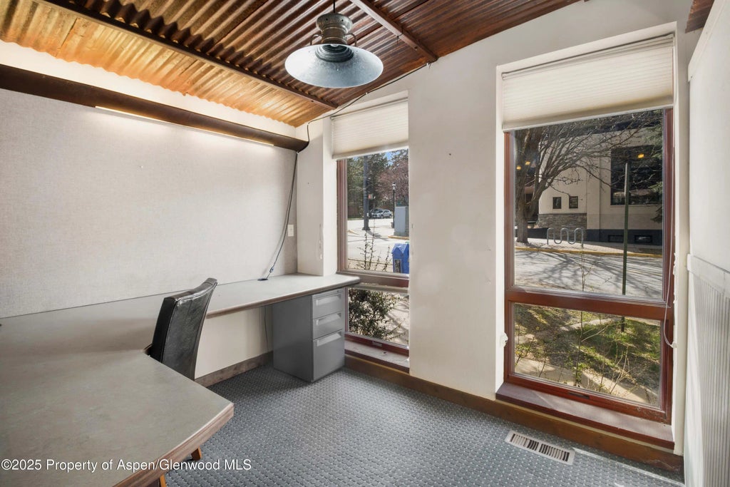 15 of 37 - 931 Grand Avenue, Glenwood Springs, CO